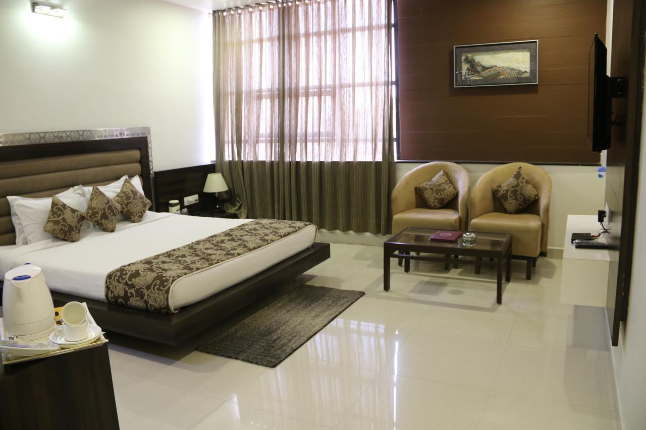 Rk Regency Hotel Bhopal Bagian luar foto